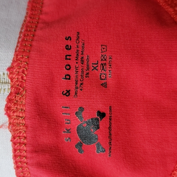 Skull & Bones Briefs, Sz XL - Picture 4 of 5